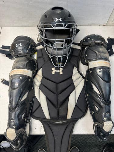 Used Under Armour UACOCC4-SRP Catchers Chest Protector Black Intermed 11835-S000196482