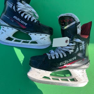 Intermediate Bauer Vapor X4 Hockey Skates 6.5