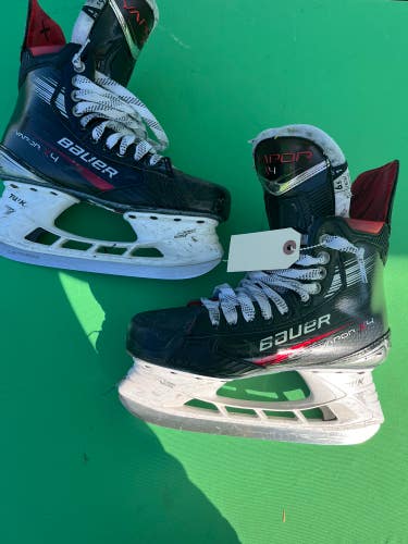 Intermediate Bauer Vapor X4 Hockey Skates 6.5