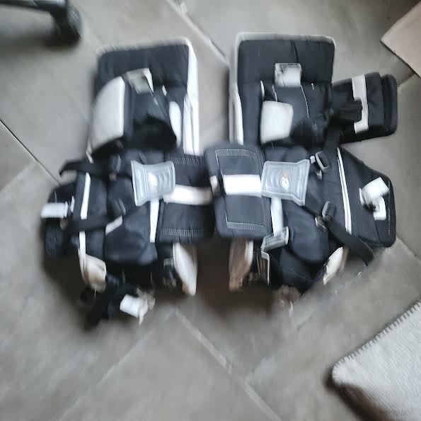 2022 21" Brian's NetZero 2 Goalie Leg Pads (Used)