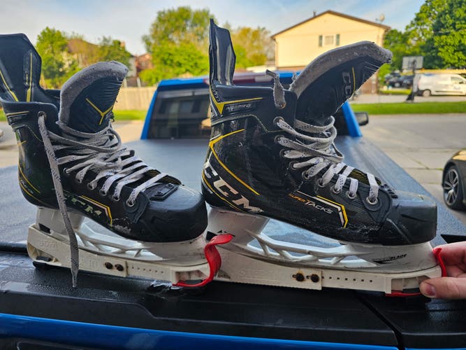 CCM Super Tacks AS3 Pro Hockey Skates Regular Width  9 (Used)