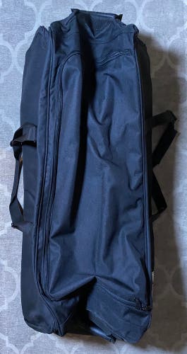 NWOT Mizuno Rolling Equipment Bag