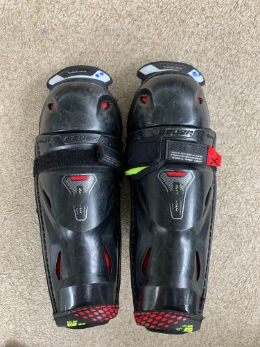 Junior Bauer Vapor Hyperlite 11" Shin Pads (Used)
