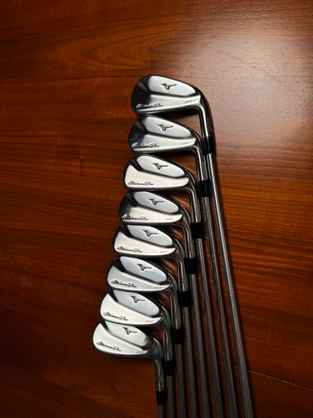 Mizuno Pro 225 Right Handed Iron Set Stiff Flex 8 Pieces Steel Shaft (Used)