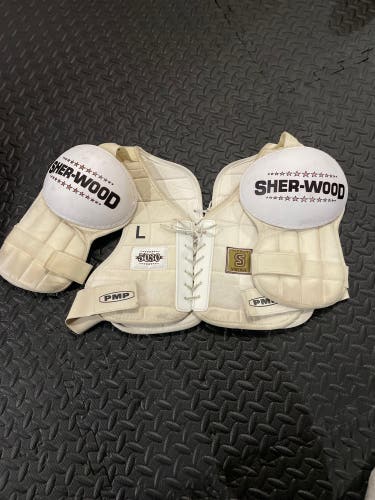 Senior Large Sher-Wood 5030 Shoulder Pads (Used)