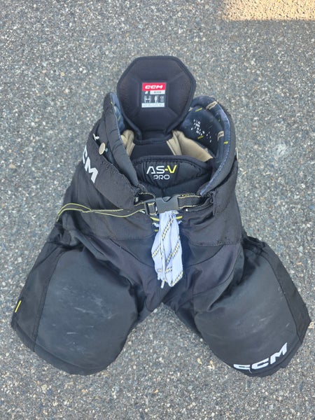 Junior Medium CCM Tacks AS-V Pro Hockey Pants