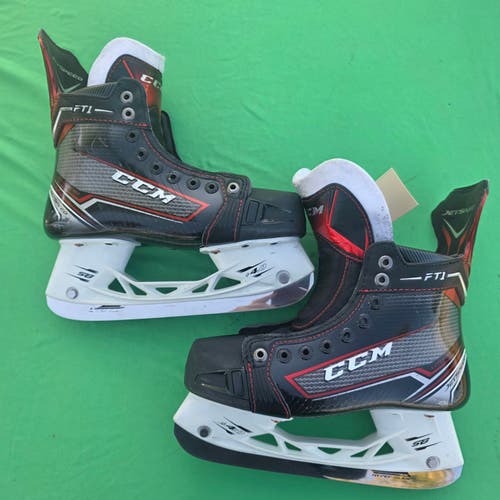 Junior CCM JetSpeed FT1 Hockey Skates Regular Width Size 4