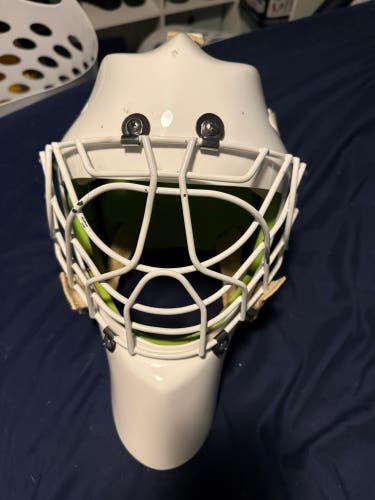 Otny X1M goalie mask