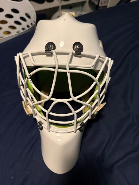 Otny X1M goalie mask
