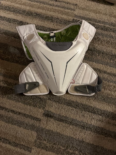 Medium Adult Maverik M5 Shoulder Pads (Used)