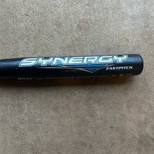 Easton Synergy Bat (-10)  23 oz 33" (Used)
