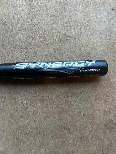 Easton Synergy Bat (-10) 23 oz 33" (Used)