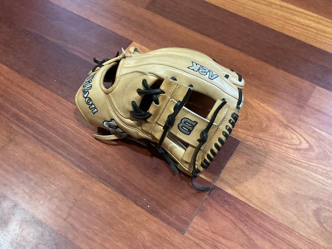 2022 Wilson RH Infield A2K Baseball Glove 11.75" (Used)