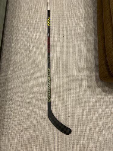 Intermediate Sher-Wood Rekker Legend 1 Right Handed Hockey Stick P92  (New)
