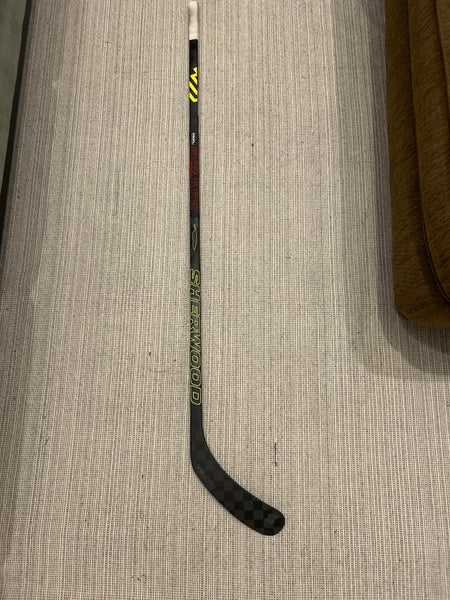 Intermediate Sher-Wood Rekker Legend 1 Right Handed Hockey Stick P92  (New)
