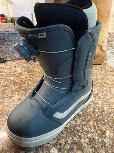 Women's Size M 5.0 (W 6.0) Vans Encore OG Snowboard Boots Medium Flex (New)
