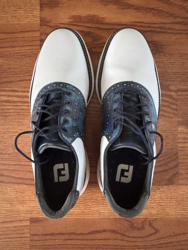 Men's Size M 10.5 (W 11.5) Footjoy Traditions Golf Shoes (New)