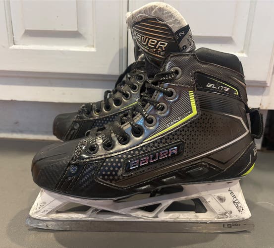 Bauer Elite Hockey Goalie Skates Size 5 Fit 2 (Intermediate) Regular Width  Size 5 (Used)