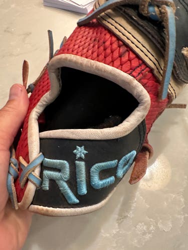 Rico Custom First Bade Glove.  RH throw.