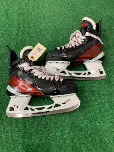 2024 CCM Jetspeed FT680 Hockey Skates Regular Width 9.5 (New)