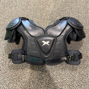 Small Youth Xenith Flyte Shoulder Pads (Used)