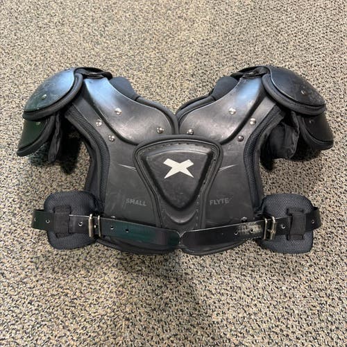 Small Youth Xenith Flyte Shoulder Pads (Used)
