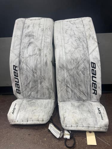 Int. Medium (31+1) Bauer Supreme M5 Pro Goalie Leg Pads (Used)