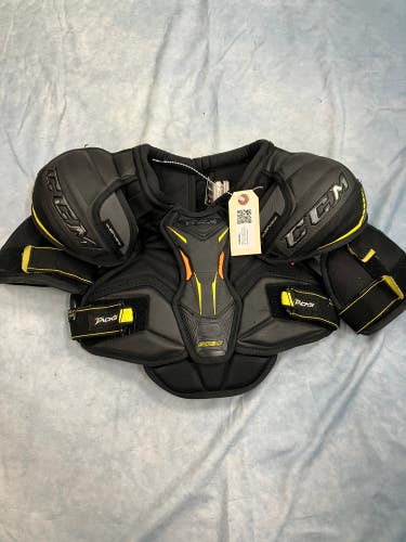 Medium Junior CCM Tacks 9080 Shoulder Pads (Used)