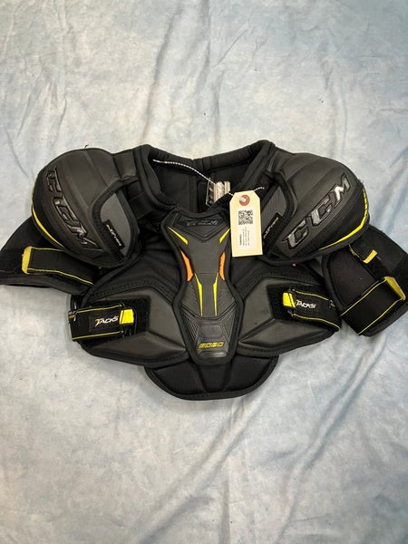 Medium Junior CCM Tacks 9080 Shoulder Pads (Used)