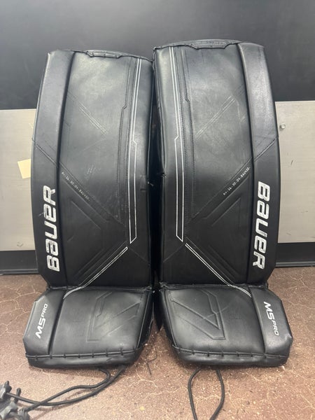 Int Med. (31+1) Bauer Supreme M5 Pro Goalie Leg Pads (Used)