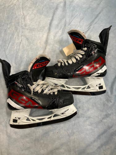 Intermediate CCM Jetspeed FT680 Hockey Skates Regular Width 6 (Used)
