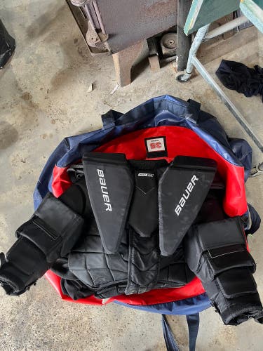 Large  Bauer pro series Goalie Chest Protector (Used)