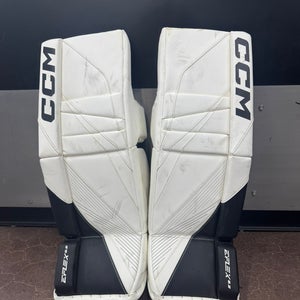 28+1 Junior CCM Extreme Flex E6.5 Goalie Leg Pads (Used)
