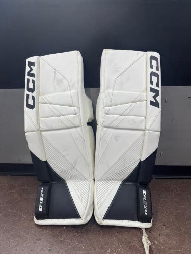 28+1 Junior CCM Extreme Flex E6.5 Goalie Leg Pads (Used)