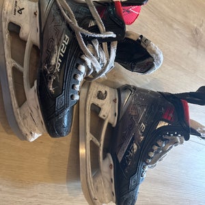 Bauer Vapor 5x Pro Hockey Skates Extra Wide Width Pro Stock Size 3 (Used)