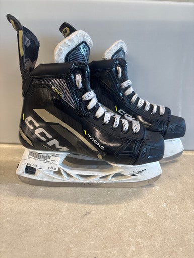 Used CCM TACKS AS580 Junior Hockey Skate Junior 04 11858-S000077298