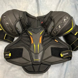 Large Junior CCM Tacks 9080 Shoulder Pads (Used)