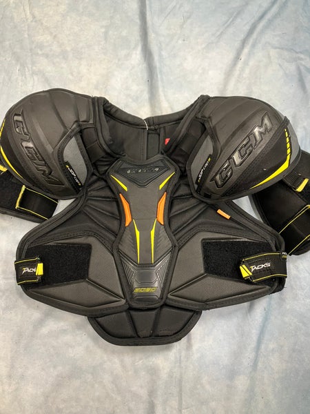 Large Junior CCM Tacks 9080 Shoulder Pads (Used)