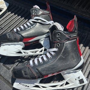 CCM JetSpeed FT4 Pro Hockey Skates Regular Width  Pro Stock 8.5 (Used)