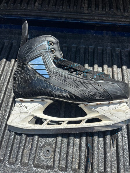 True Pro Custom Hockey Skates Wide Width  Pro Stock 9.5 (Used)