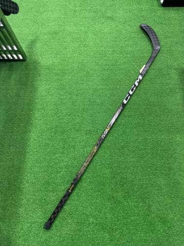 Intermediate CCM Tacks AS-V Hockey Stick Right Handed P29 (Used)