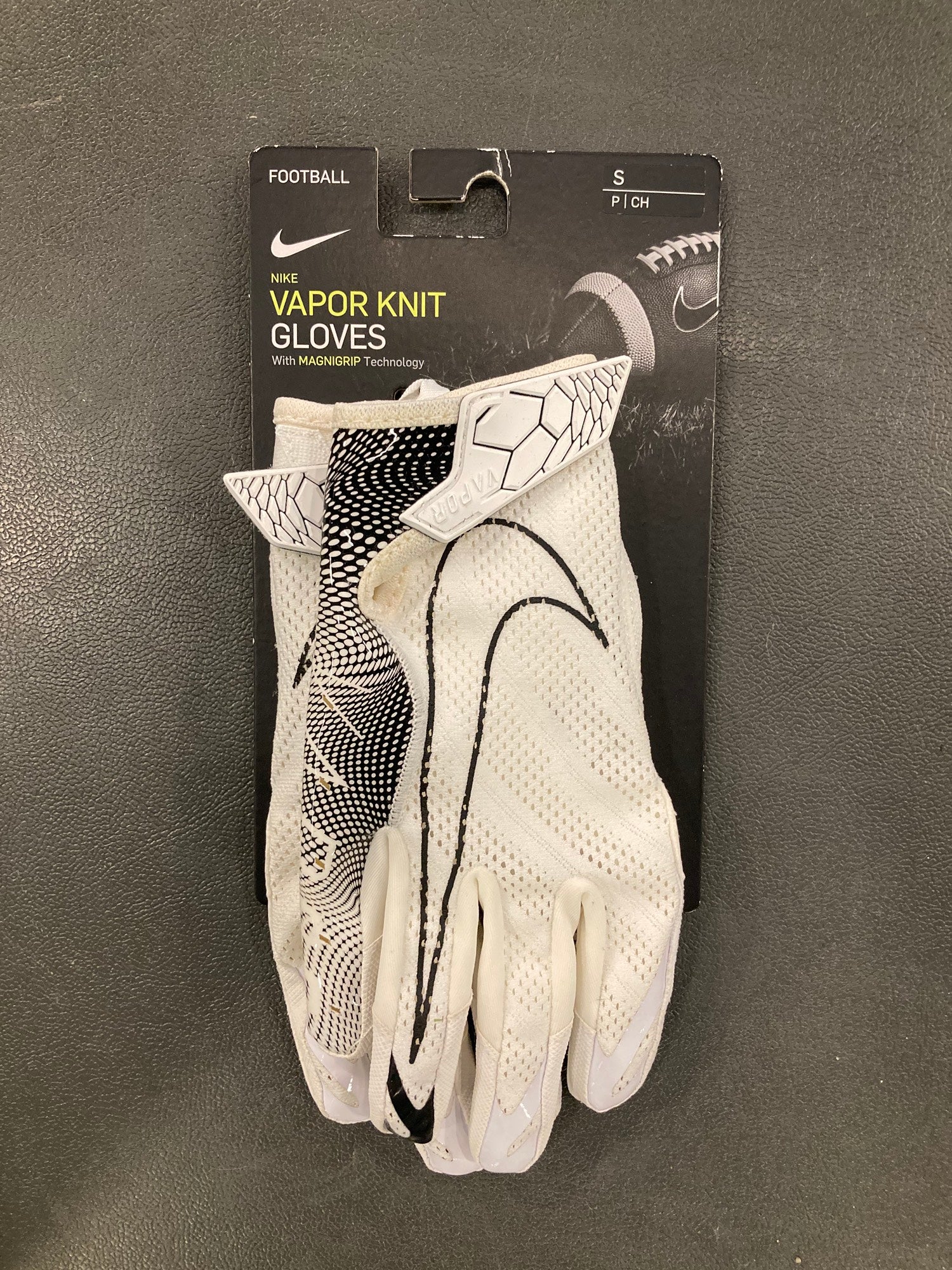 nike knit football gloves