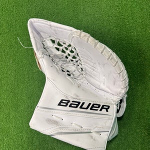 White Junior Bauer GSX Goalie Gloves & Blockers Regular (Used)