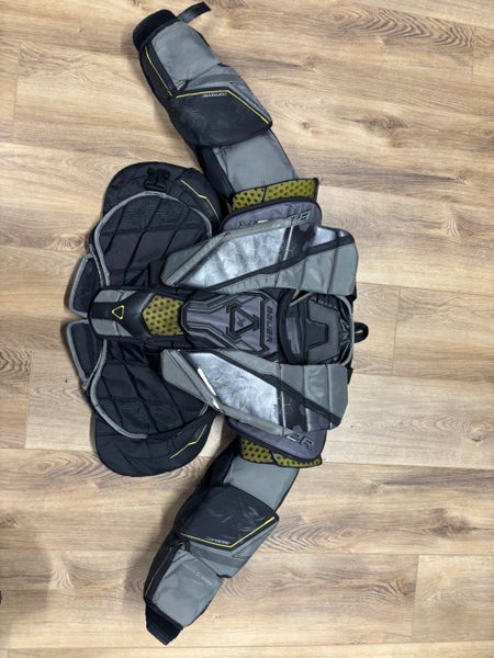 Small 2023 Bauer Mach Goalie Chest Protector (Used)