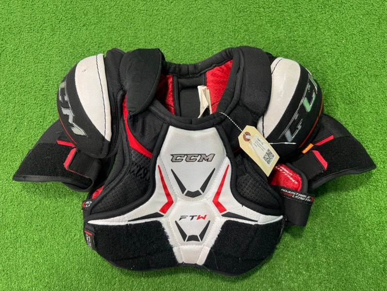 Small Senior CCM FTW Shoulder Pads (Used)