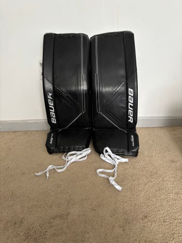31" 2022 Bauer Supreme M5 Pro Goalie Leg Pads (Used)
