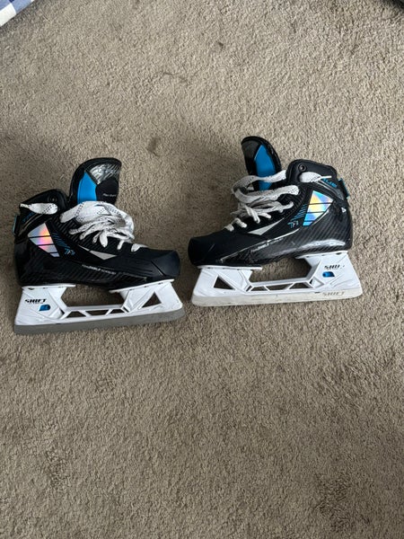 True TF9 Hockey Goalie Skates Regular Width  Size 5 (Used)
