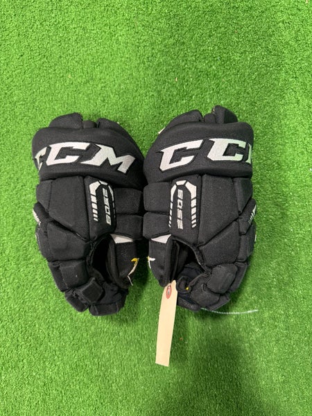 Black Junior CCM Tacks 6052 Gloves 11" (Used)