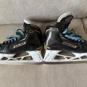 Bauer Supreme S29 Hockey Goalie Skates Regular Width Size 2 (Used)