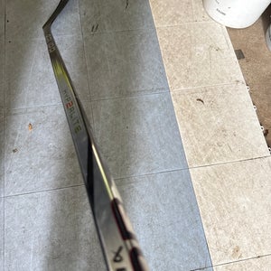 Junior Bauer Vapor Hyperlite Right Handed Hockey Stick P92  (New)